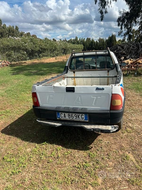 Usata Fiat Strada 63 CV (46 kW) 2003 Pick-up