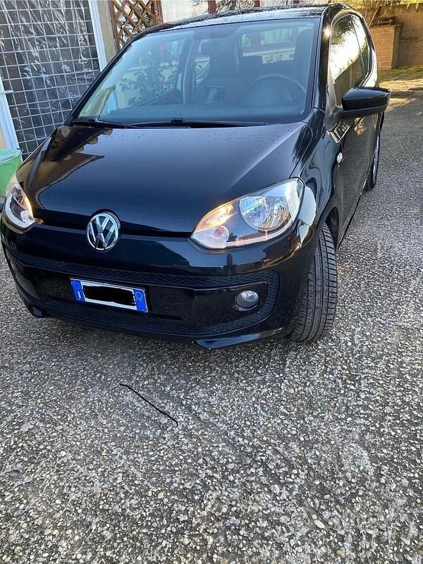 Usata VW up! Move 75 CV (55 kW) 2016 Nero Utilitaria