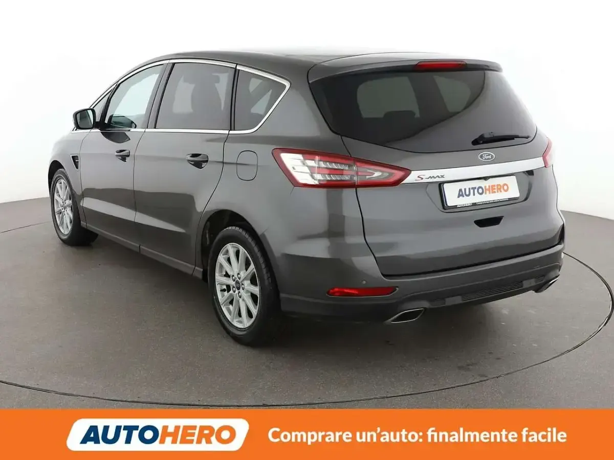 Usata Ford S-MAX Titanium 179 CV (131 kW) 2017 Grigio Monovolume