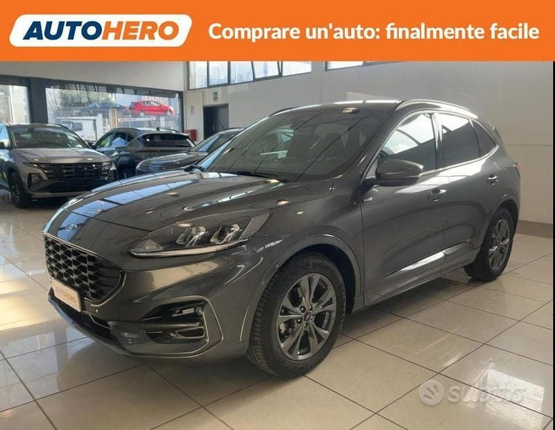 Usata Ford Kuga 120 CV (88 kW) 2024 Grigio SUV