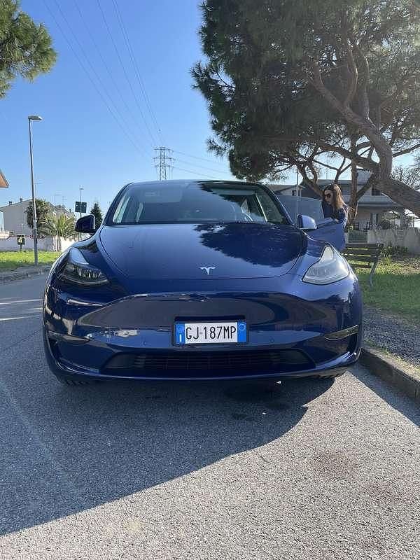 Usata Tesla Model Y Long Range AWD 152 kW (208 CV) 2022 Blu SUV