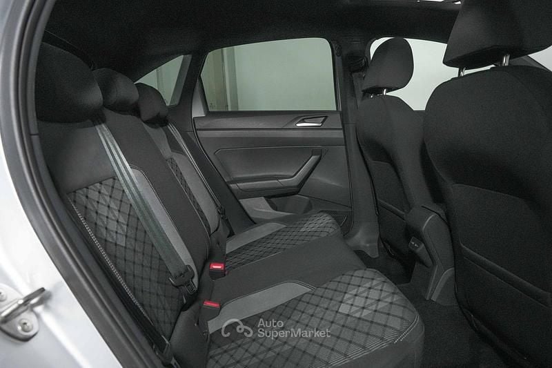 Usata VW Taigo R-line 110 CV (80 kW) 2023 Argento SUV