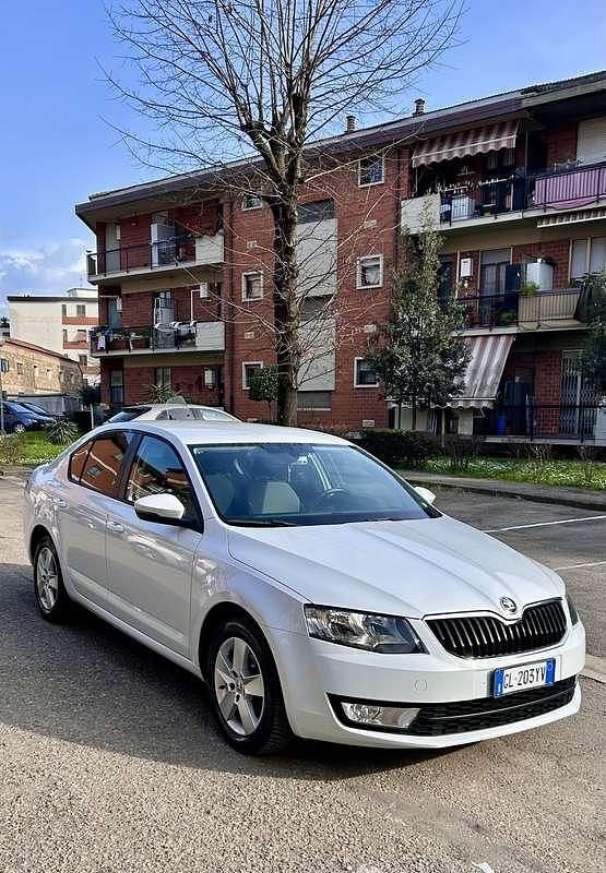 Usata Skoda Octavia Ambition 110 CV (80 kW) 2015 Utilitaria