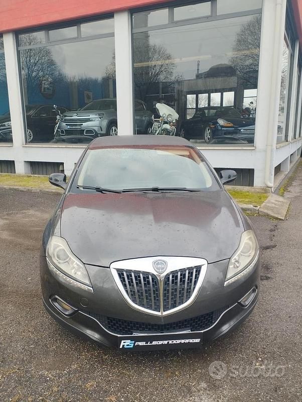 Usata Lancia Delta 120 CV (88 kW) 2010 Grigio Utilitaria