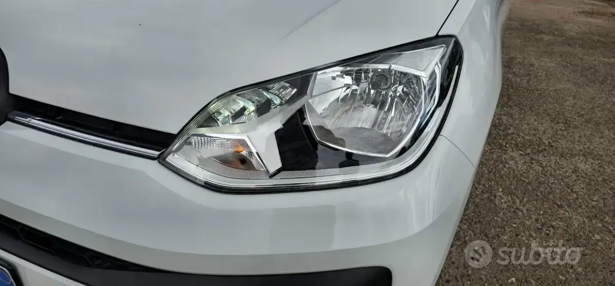 Gebraucht VW up! Move 68 PS (50 kW) 2023 Weiß Kleinwagen