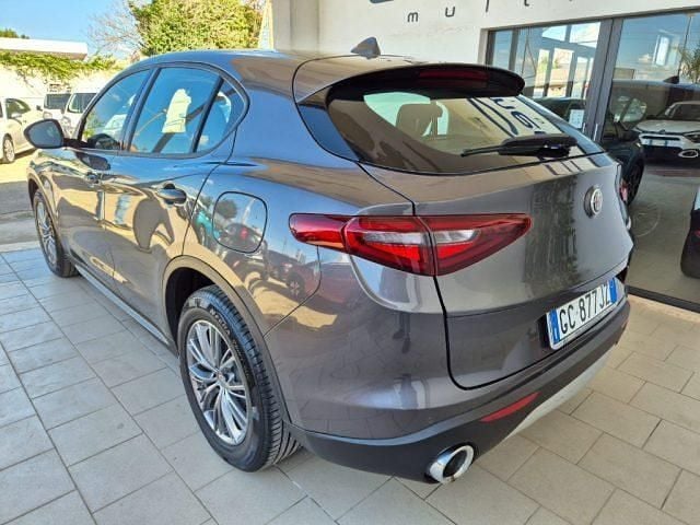 Usata Alfa Romeo Stelvio Business 160 CV (117 kW) 2020 Grigio SUV