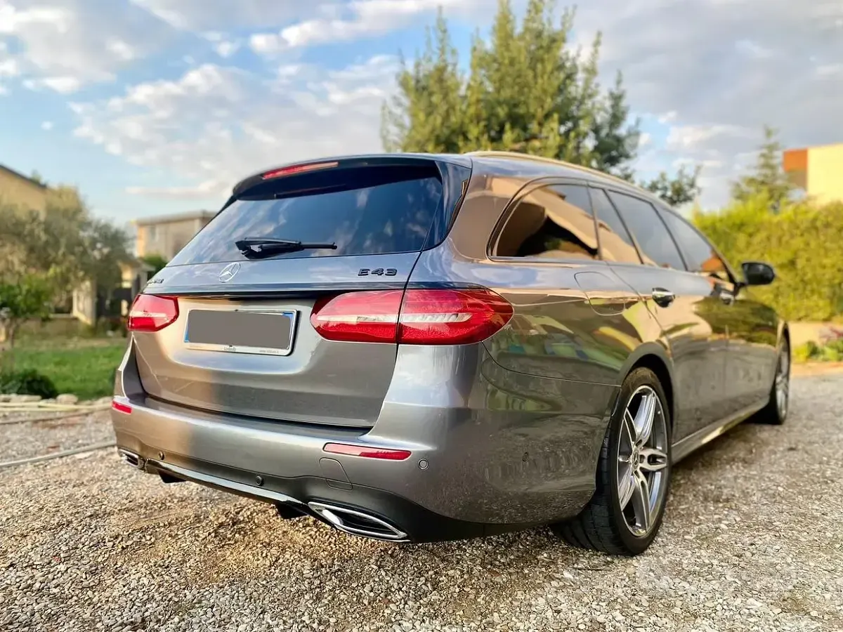 Usata Mercedes E220 AMG line 194 CV (142 kW) 2019 Berlina