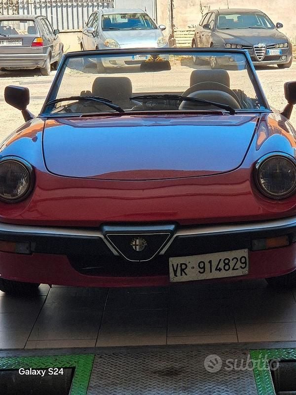 Rosso Usata 1986 Alfa Romeo Spider Quadrifoglio Verde Cabrio | 19.000 € - Immagine 1/4