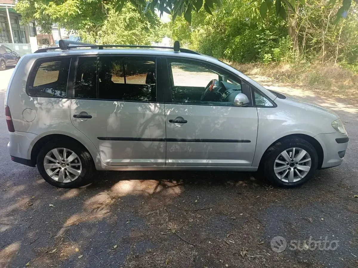 Usata VW Touran 105 CV (77 kW) 2008 Grigio Monovolume