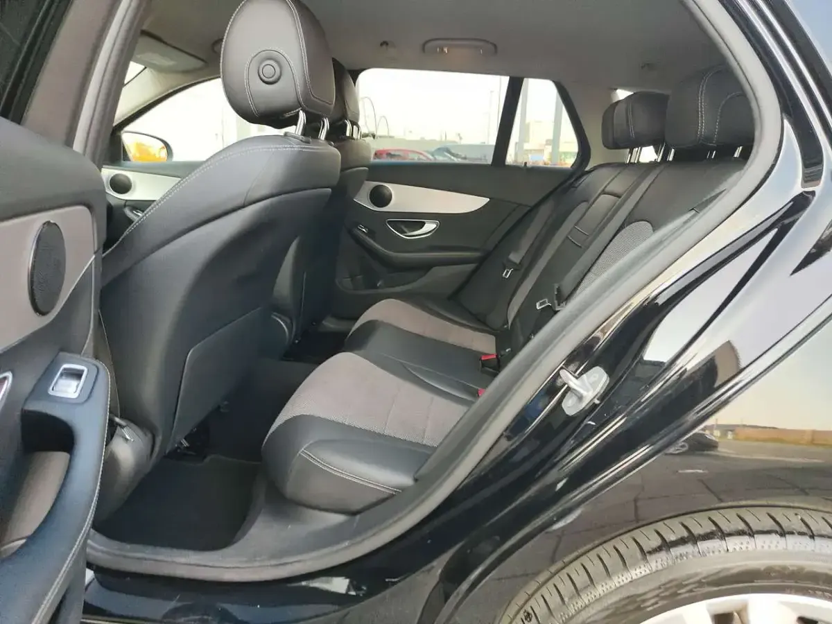 Usata Mercedes C220 194 CV (142 kW) 2019 Nero Station wagon