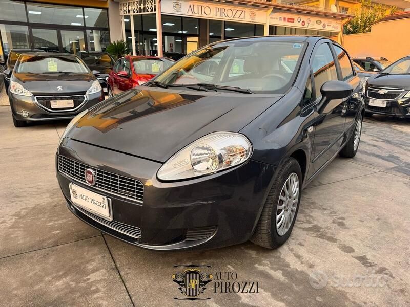 Usata Fiat Punto 90 CV (66 kW) 2009 Grigio Utilitaria