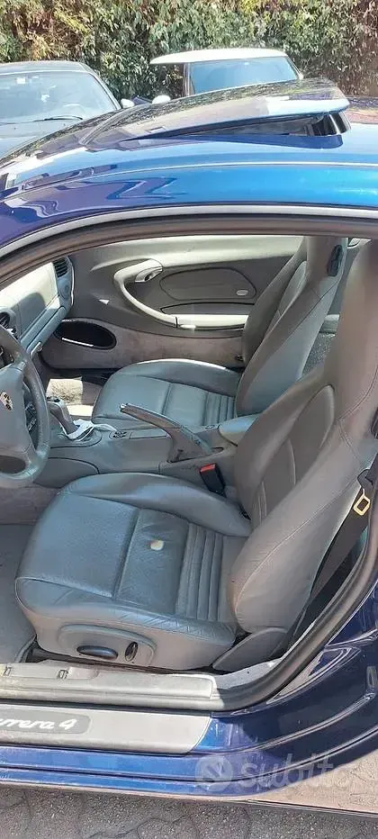 Usata Porsche 911 Carrera 4 320 CV (235 kW) 2001 Blu Coupé