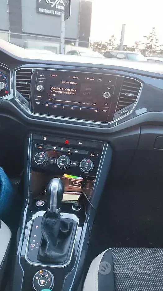 Usata VW T-Roc Advance 150 CV (110 kW) 2018 Nero SUV