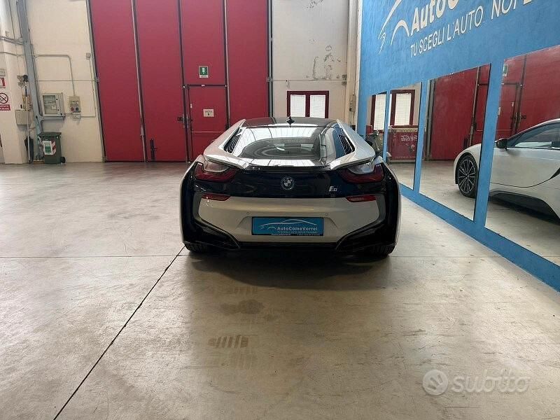 Usata BMW i8 374 CV (275 kW) 2020 Bianco Coupé