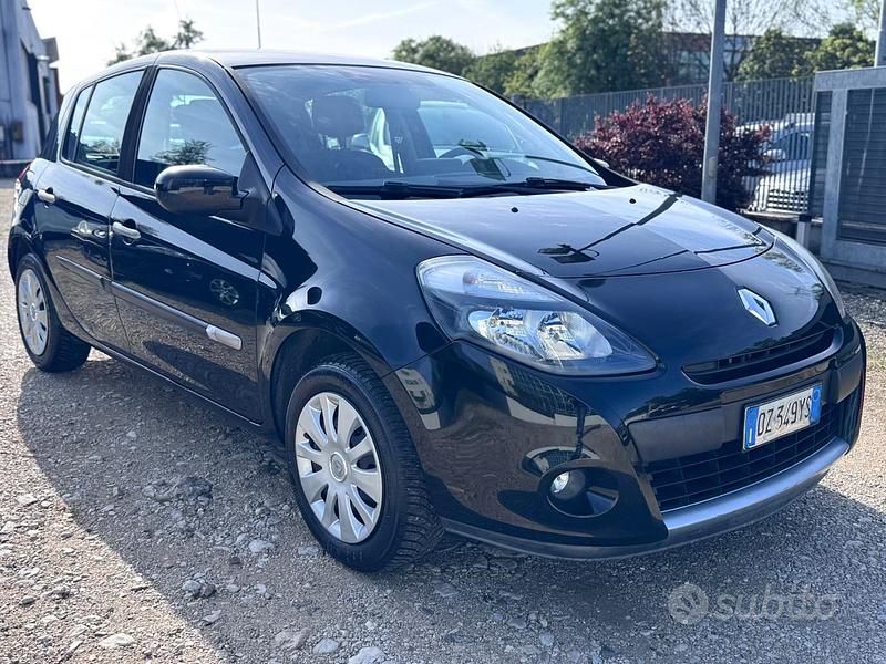 Usata Renault Clio II 75 CV (55 kW) 2010 Nero Berlina