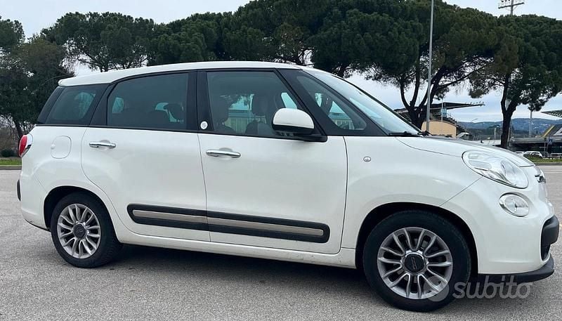 Usata Fiat 500L Living 105 CV (77 kW) 2014 Bianco Monovolume