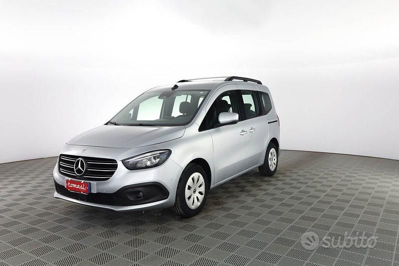 Usata Mercedes 180 Executive 116 CV (85 kW) 2023 Argento helvin Berlina