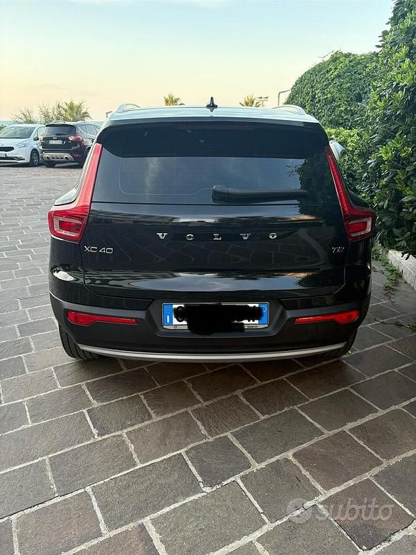 Usata Volvo XC40 150 CV (110 kW) 2021 Nero SUV