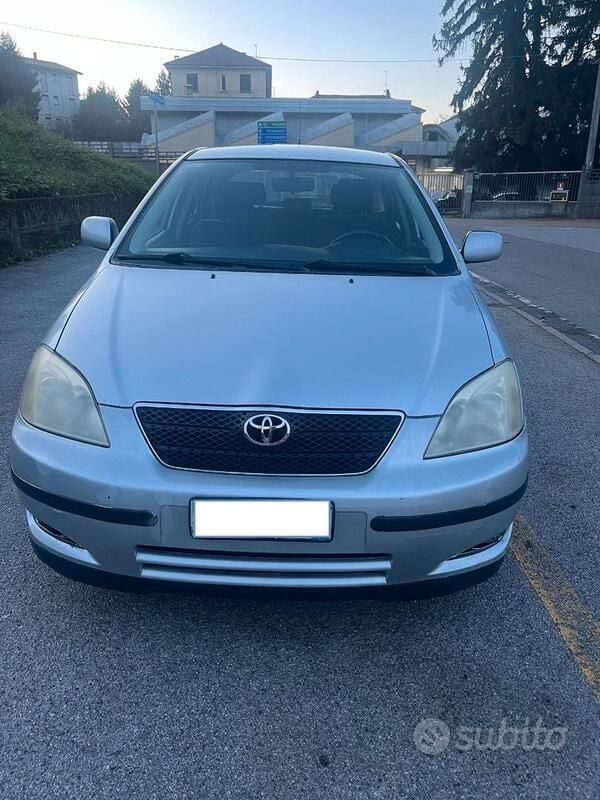 Usata Toyota Corolla 110 CV (80 kW) 2003 Grigio Berlina