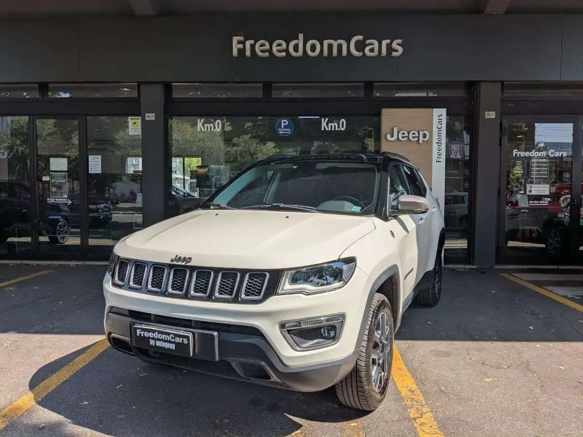 Usata Jeep Compass Limited 170 CV (125 kW) 2020 Alpine white + tetto nero SUV