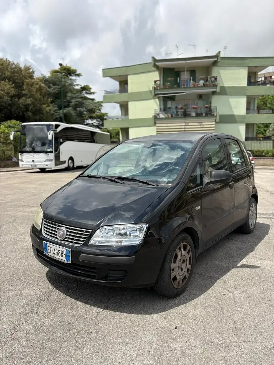 Usata Fiat Idea Active 77 CV (56 kW) 2011 Nero Monovolume