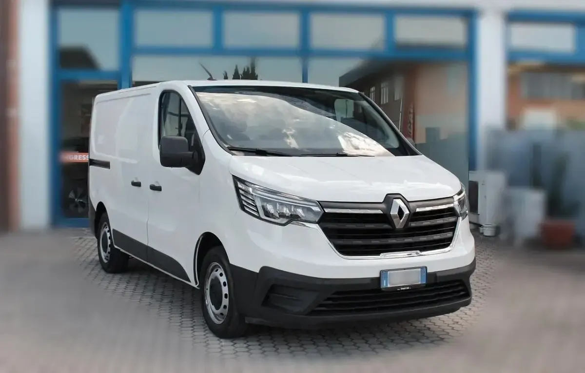 Usata Renault Trafic 110 CV (80 kW) 2024 Bianco