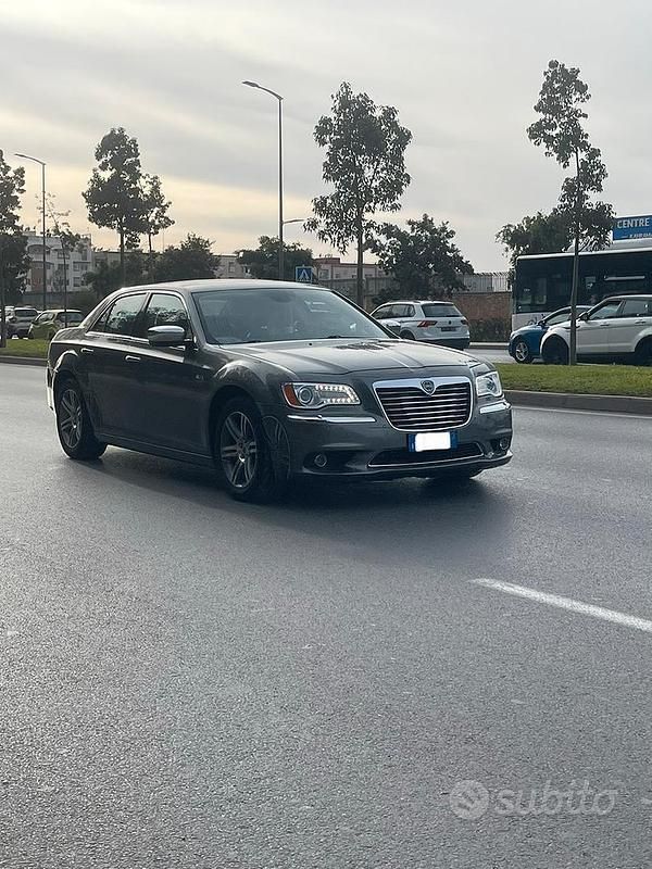 Usata Lancia Thema 239 CV (175 kW) 2014 Grigio Berlina