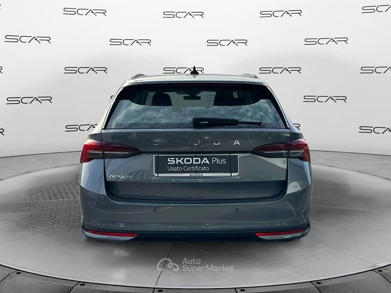 Usata Skoda Octavia Executive 150 CV (110 kW) 2024 Grigio scuro Station wagon