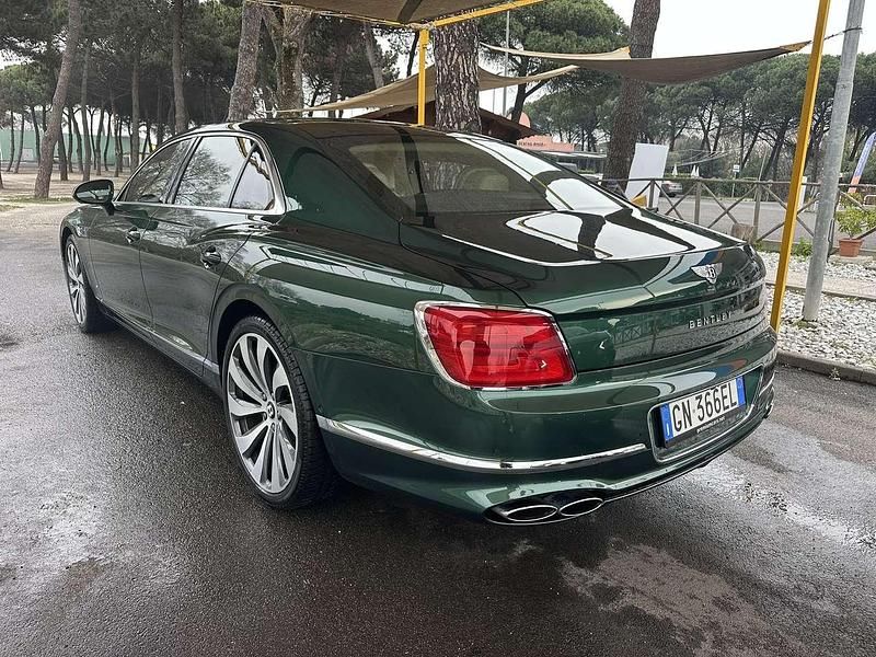 Usata Bentley Flying Spur 549 CV (403 kW) 2022 Other Berlina