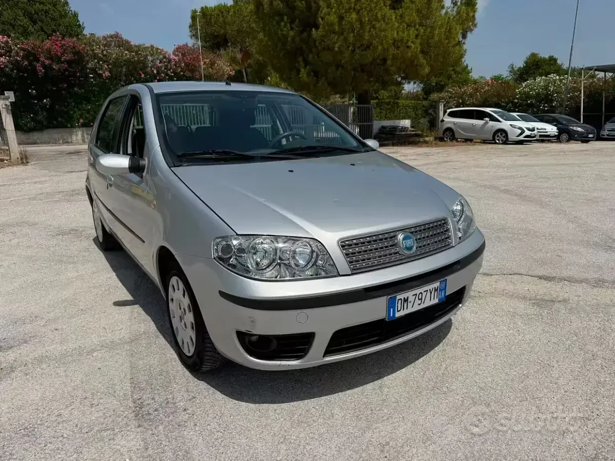 Usata Fiat Punto 69 CV (50 kW) 2009 Grigio Utilitaria