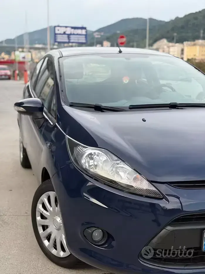 Usata Ford Fiesta Titanium 60 CV (44 kW) 2011 Blu Berlina