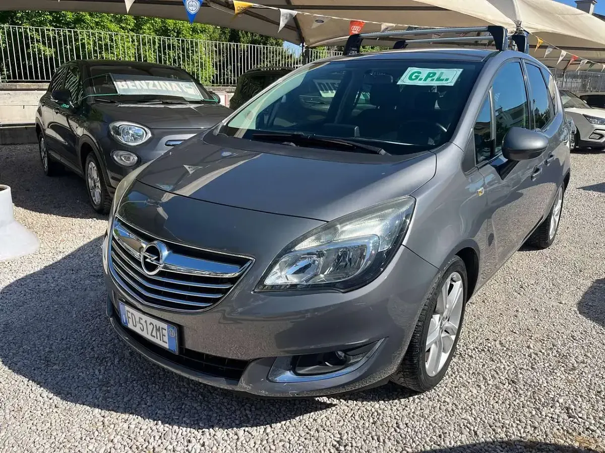 Usata Opel Meriva 120 CV (88 kW) 2016 Grigio Monovolume