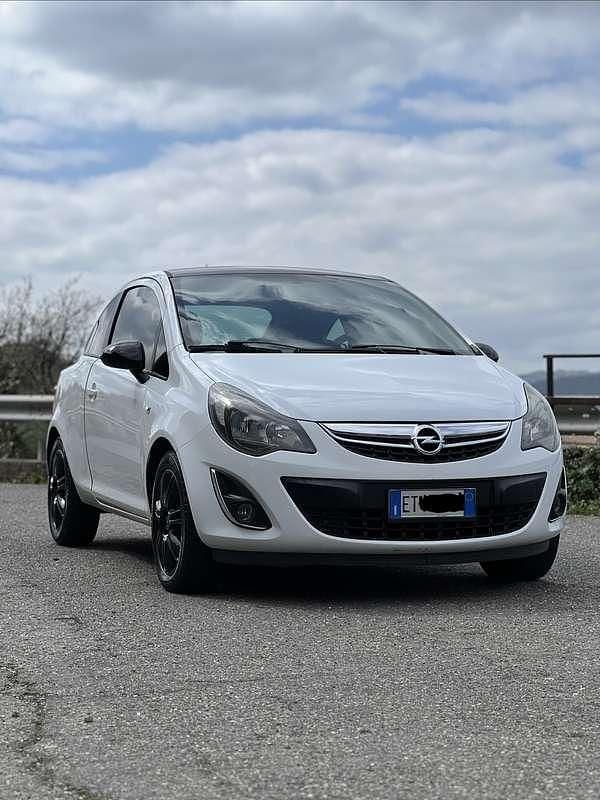 Usata Opel Corsa 86 CV (63 kW) 2014 Utilitaria