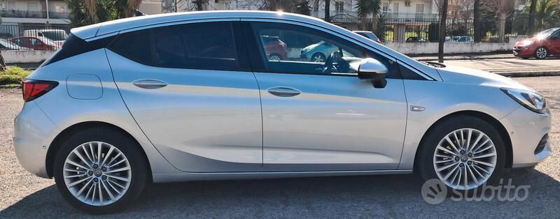 Usata Opel Astra Ultimate 122 CV (89 kW) 2020 Argento Berlina