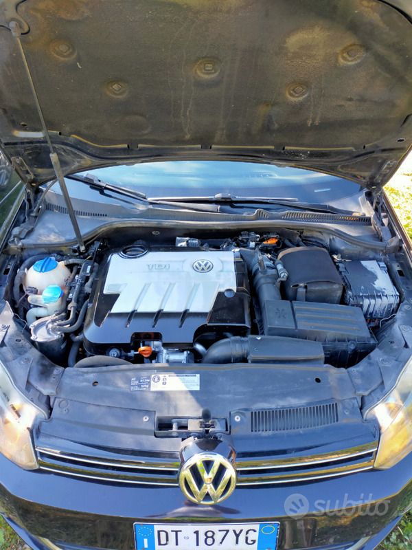Nero Usata 2009 VW Golf VI Trendline Tre volumi | 5500 € (Buon prezzo) - Immagine 1/4