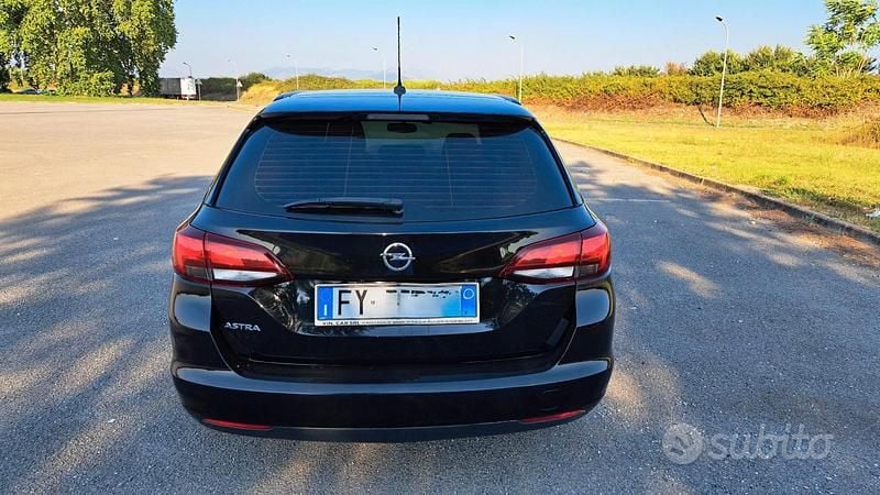 Usata Opel Astra Dynamic 110 CV (80 kW) 2019 Nero Station wagon