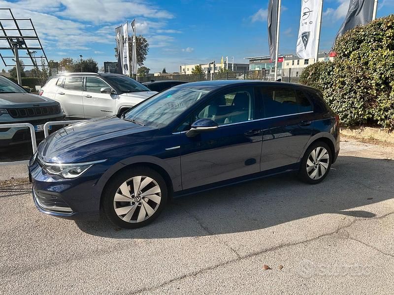 Blu Usata 2020 VW Golf VII Edition Tre volumi | 20.900 € (Buon prezzo) - Immagine 1/4