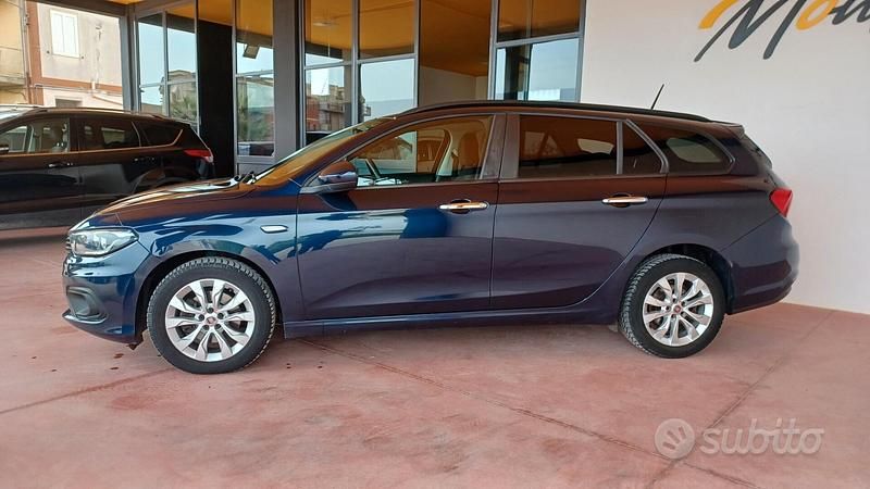 Usata Fiat Tipo Lounge 95 CV (69 kW) 2017 Blu Station wagon