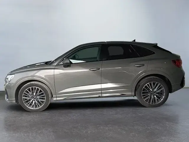 Usata Audi Q3 Sportback S-Line 150 CV (110 kW) 2022 Grigio SUV