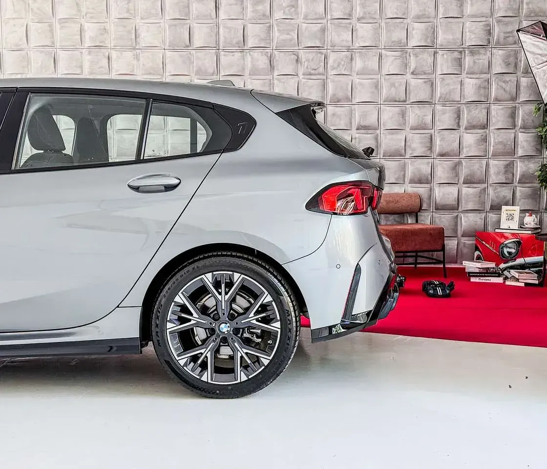 Usata BMW 118 M Sport 150 CV (110 kW) 2025 Grigio Utilitaria