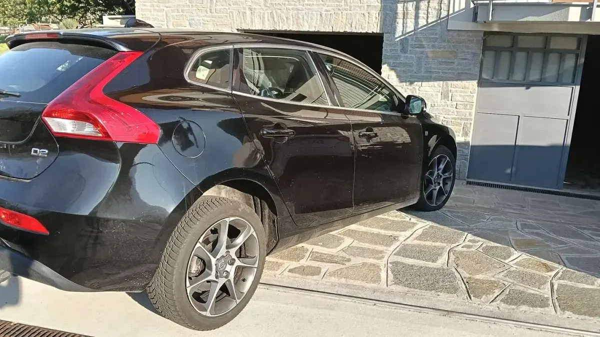 Usata Volvo V40 Ocean Race 120 CV (88 kW) 2016 Berlina