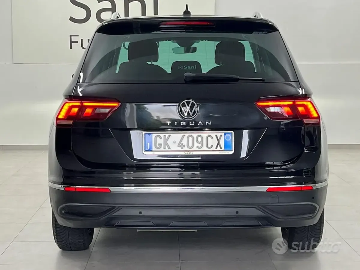 Usata VW Tiguan Life 122 CV (89 kW) 2022 Nero SUV