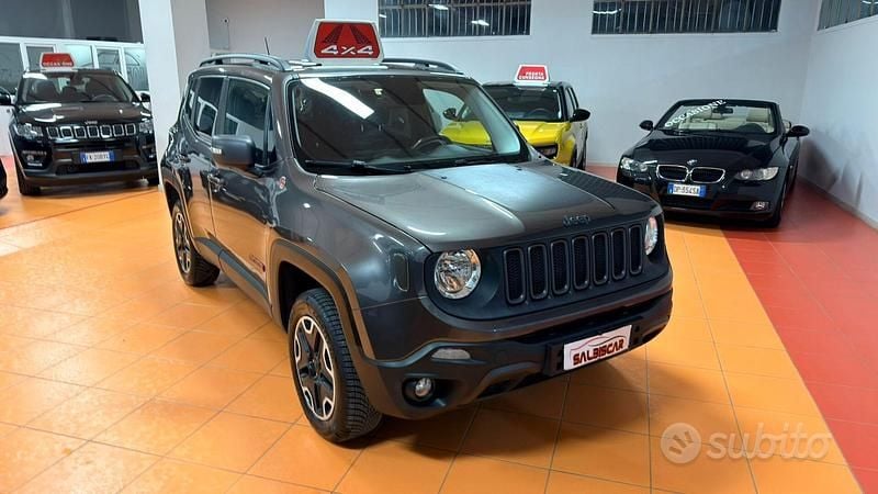 Usata Jeep Renegade Trailhawk 170 CV (125 kW) 2015 Grigio SUV
