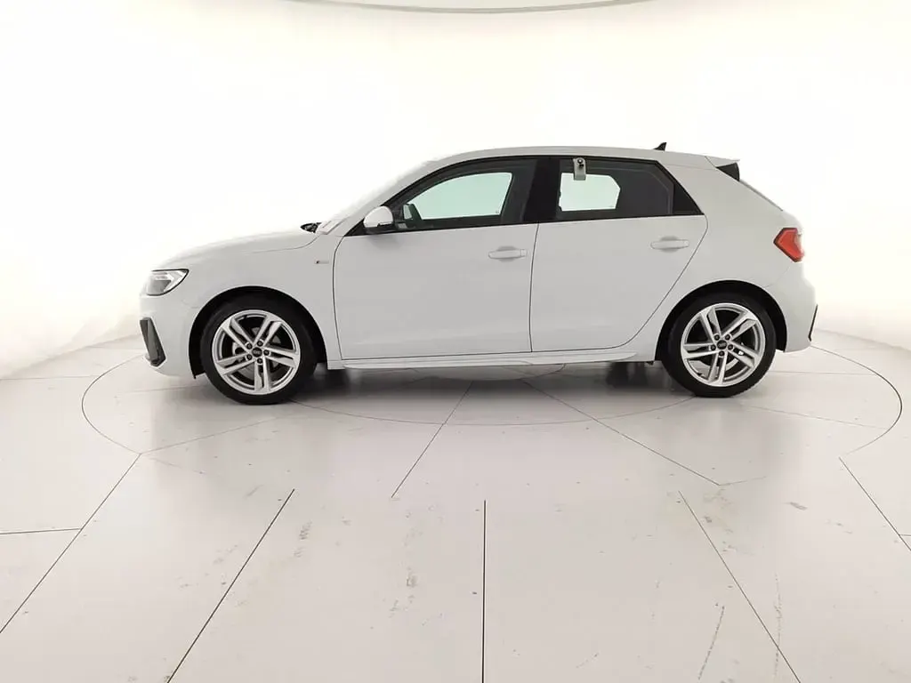 Usata Audi A1 Sportback S-Line 95 CV (69 kW) 2022 Bianco ghiacciaio metallizzato Utilitaria