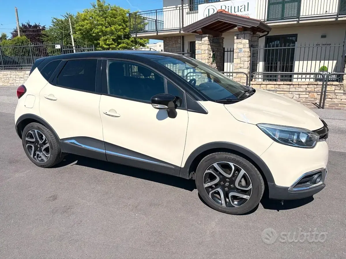 Usata Renault Captur 90 CV (66 kW) 2014 Beige SUV