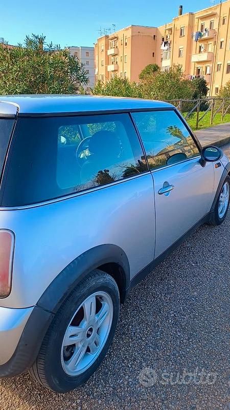 Usata Mini ONE 90 CV (66 kW) 2004 Grigio Utilitaria