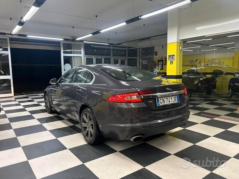 Usata Jaguar XF Premium Luxury 241 CV (177 kW) 2009 Grigio Berlina