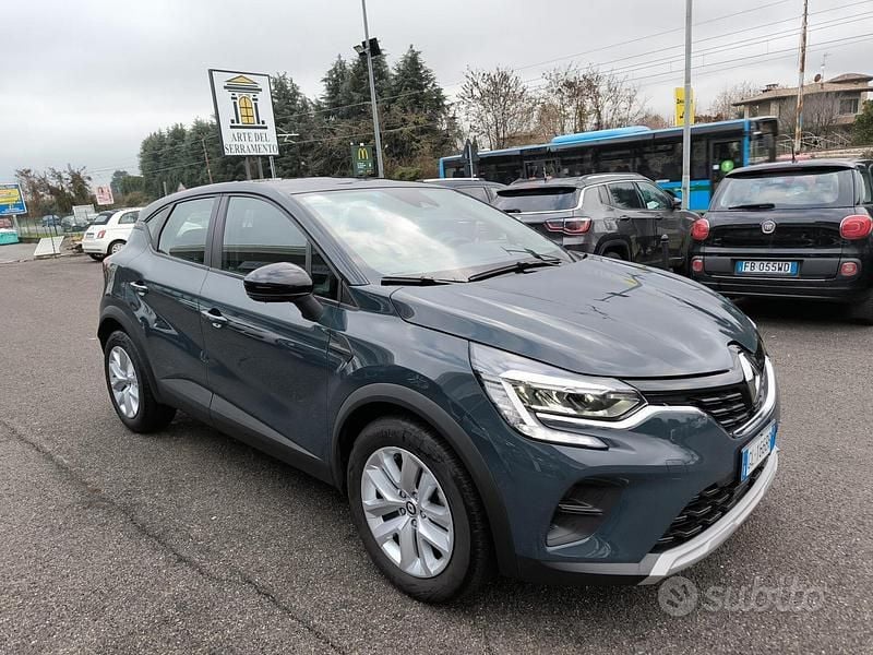 Usata Renault Captur Techno 91 CV (66 kW) 2022 Grigio SUV