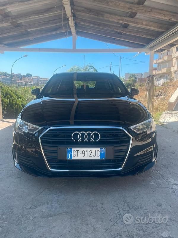 Nero Usata 2018 Audi A3 Due volumi | 20.000 € (Buon prezzo) - Immagine 1/4