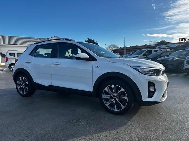 Usata Kia Stonic Style 97 CV (71 kW) 2020 Bianco SUV